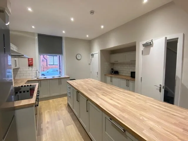 9 bedroom terraced house for rent