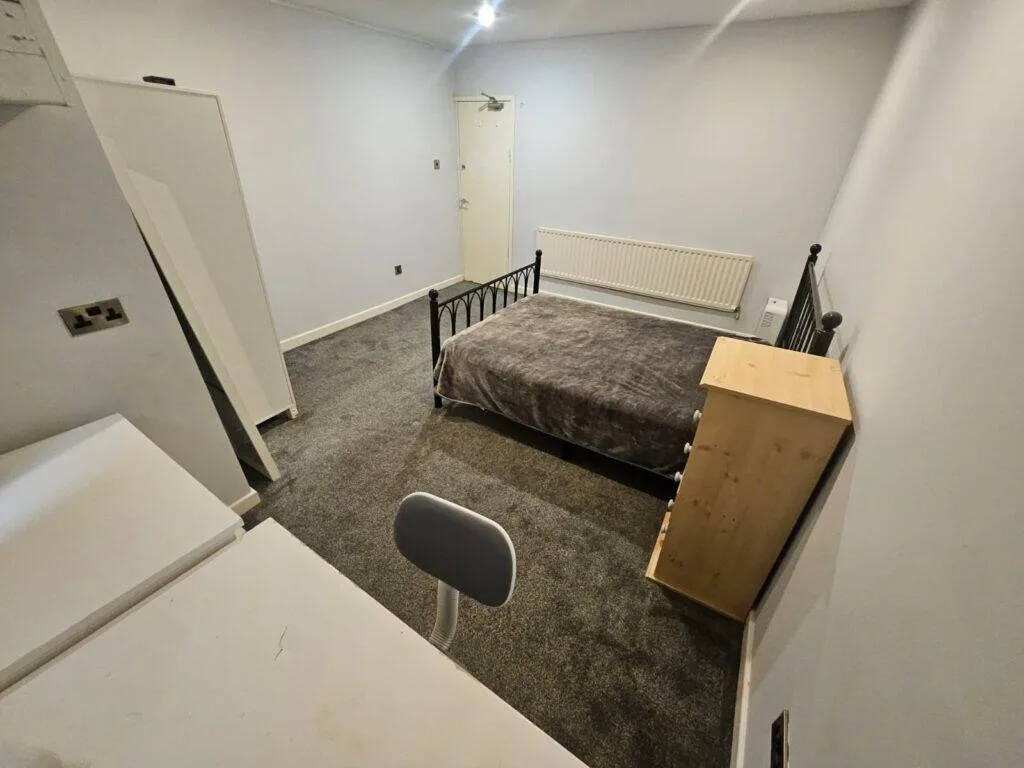 5 bedroom terraced house for rent