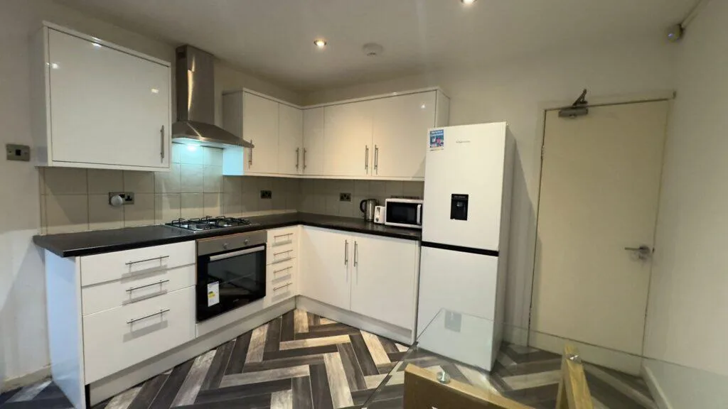 5 bedroom terraced house for rent