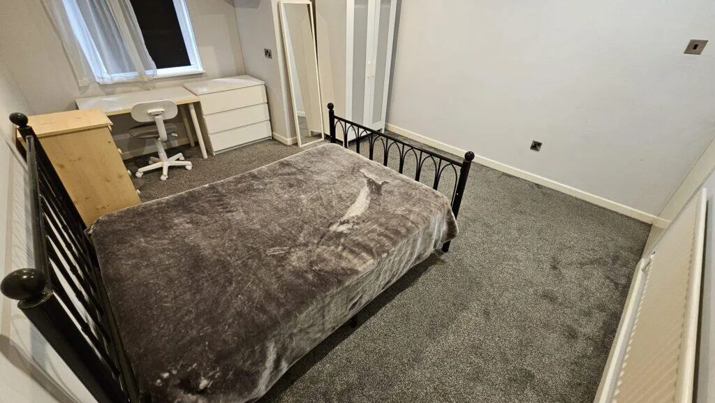 5 bedroom terraced house for rent