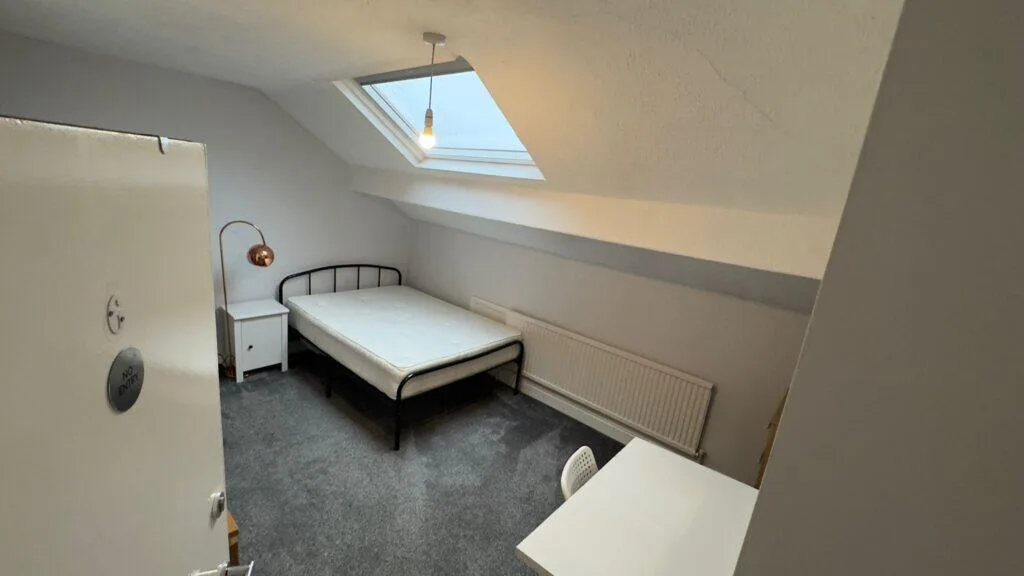 5 bedroom terraced house for rent