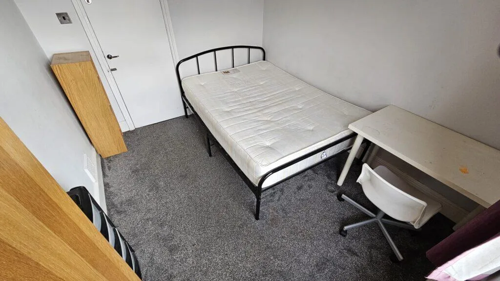 5 bedroom terraced house for rent
