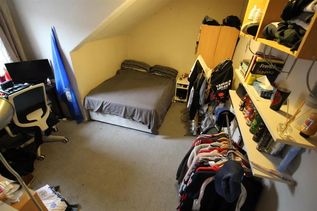 5 bedroom terraced house for rent