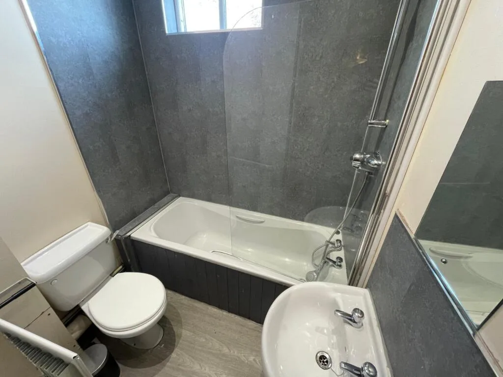 5 bedroom terraced house for rent
