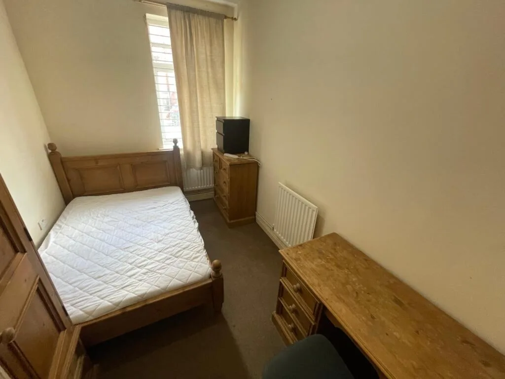 5 bedroom terraced house for rent