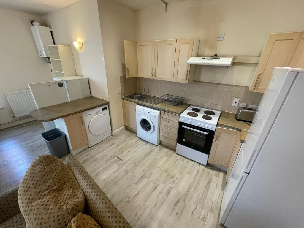 5 bedroom terraced house for rent