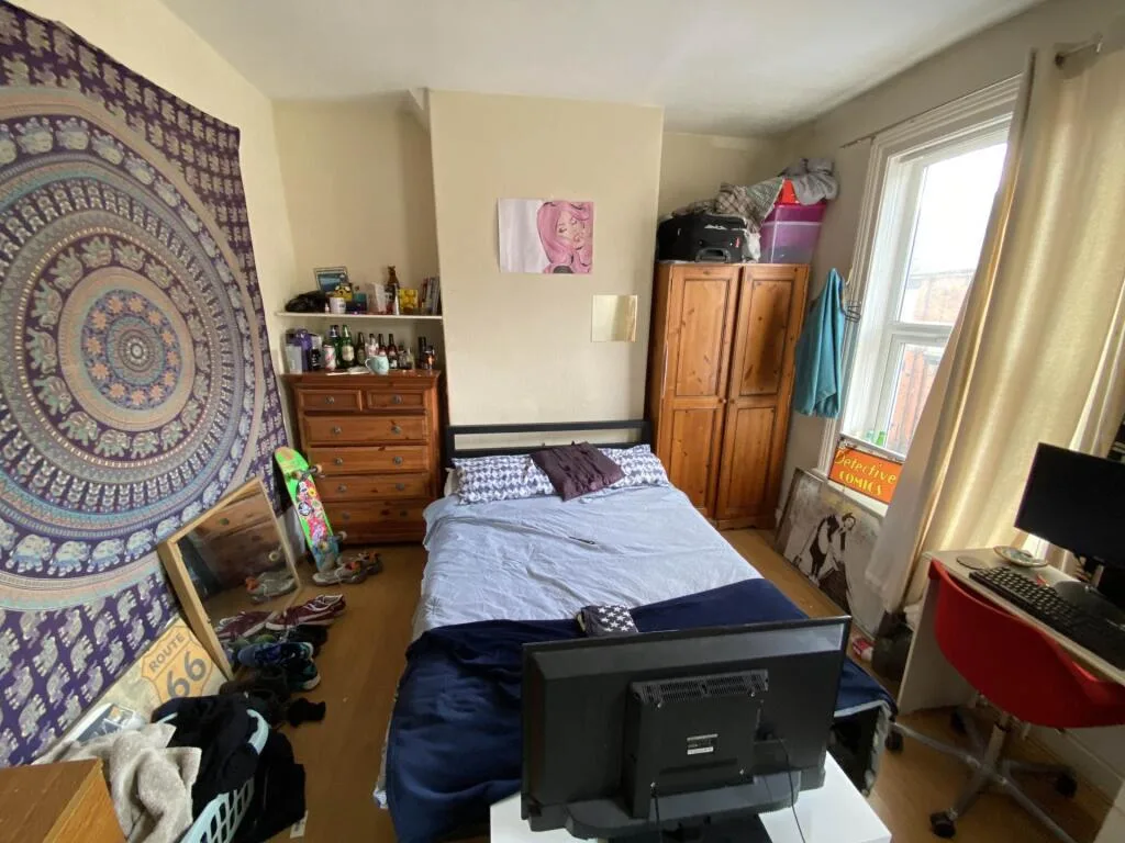 5 bedroom terraced house for rent