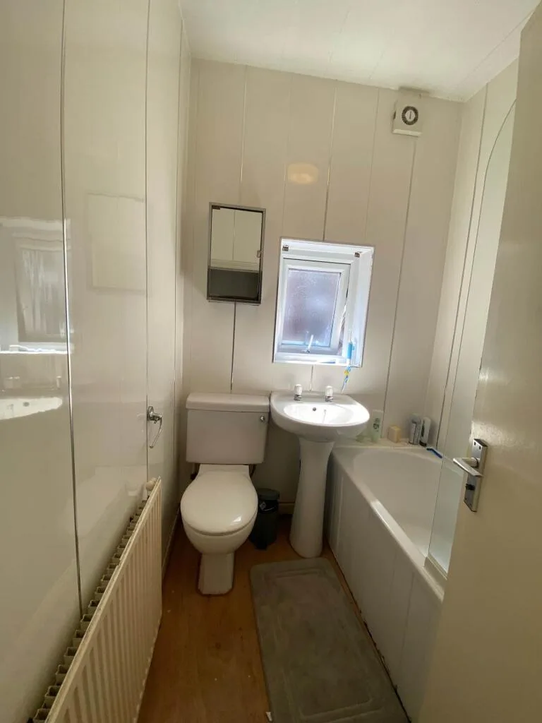 5 bedroom terraced house for rent
