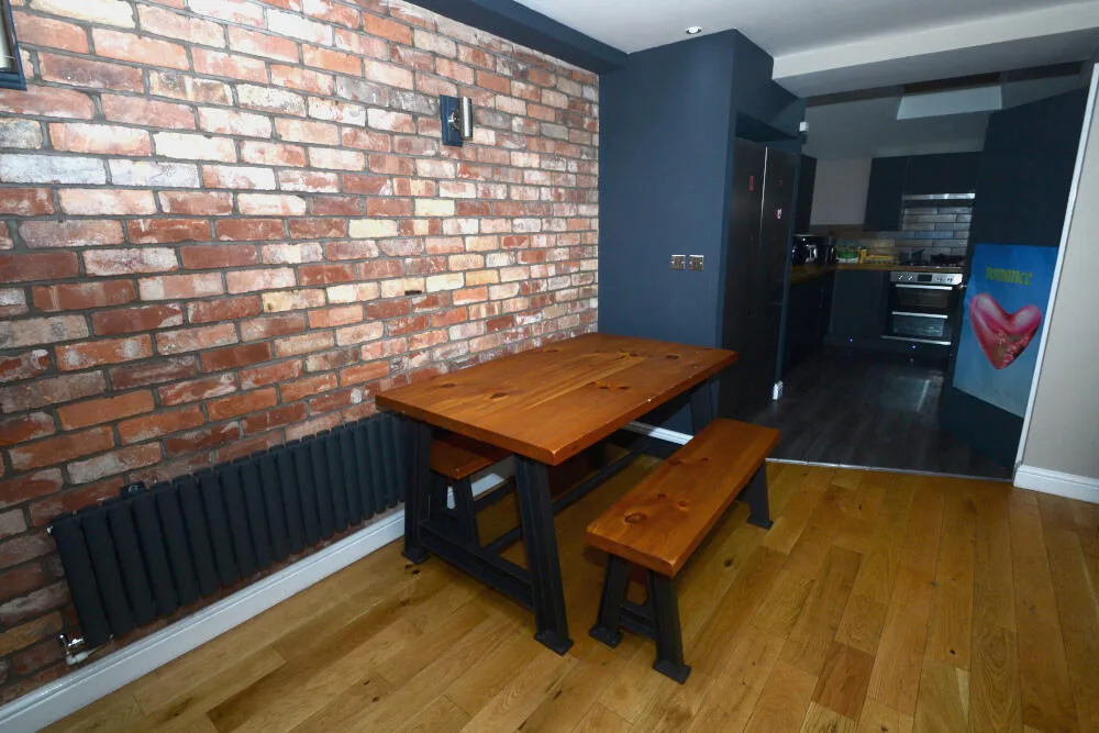 6 bedroom terraced house for rent