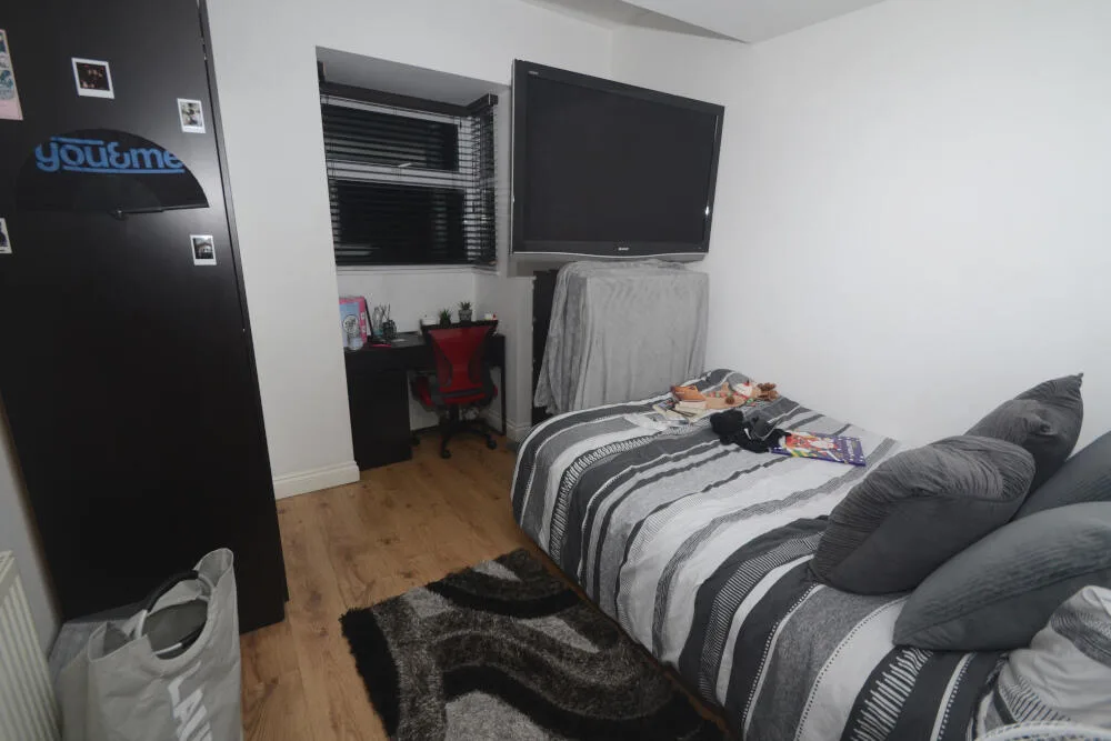 6 bedroom terraced house for rent