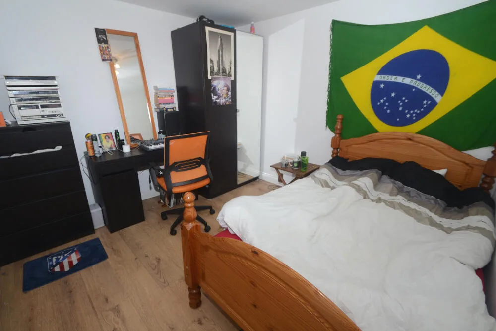 6 bedroom terraced house for rent