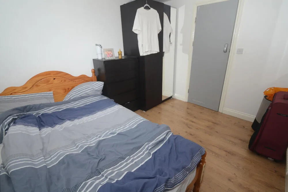 6 bedroom terraced house for rent