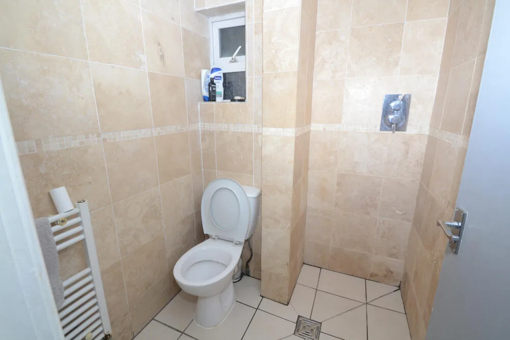 6 bedroom terraced house for rent