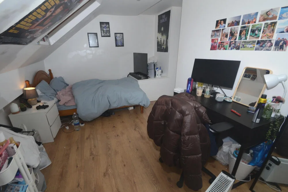6 bedroom terraced house for rent