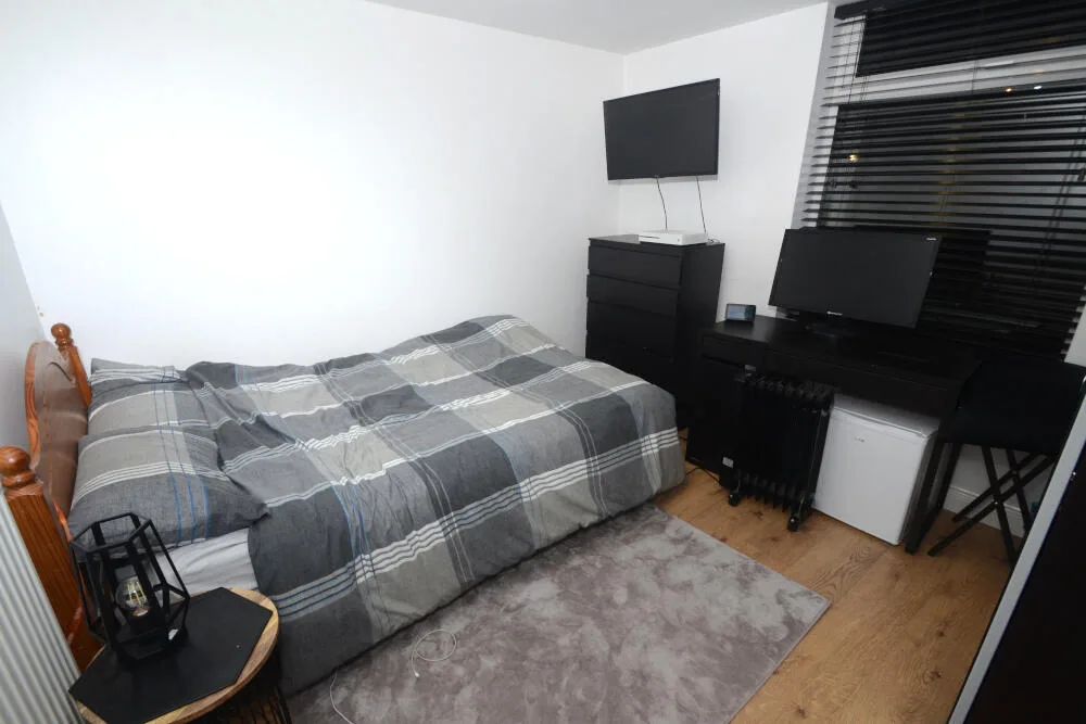 6 bedroom terraced house for rent