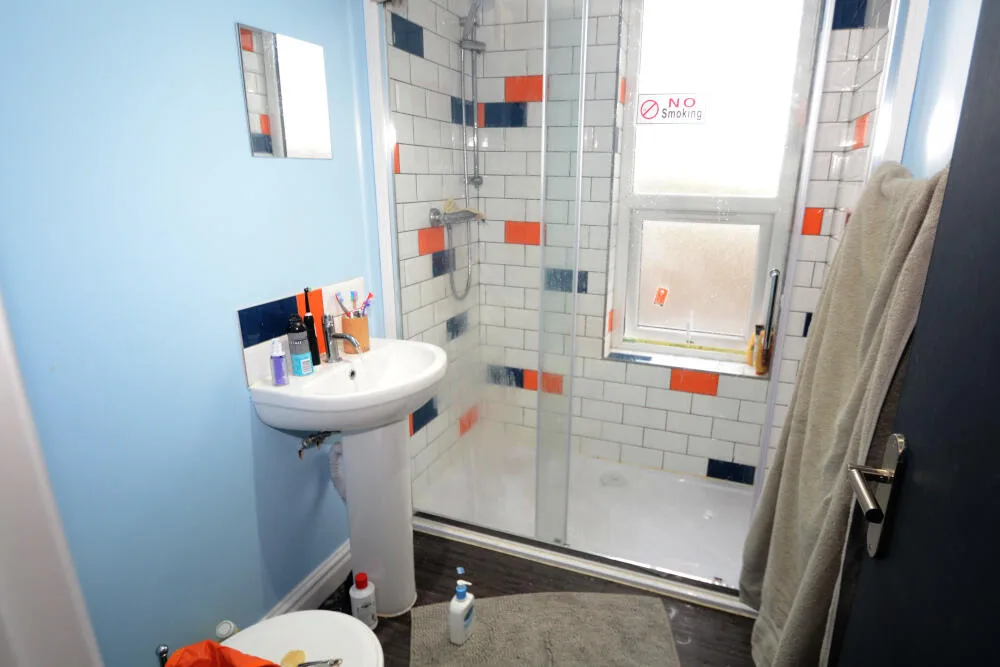 6 bedroom terraced house for rent