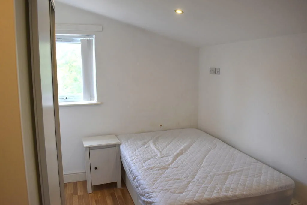 8 bedroom terraced house for rent