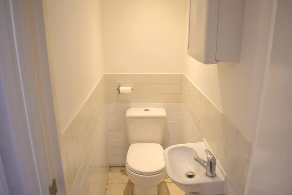 8 bedroom terraced house for rent