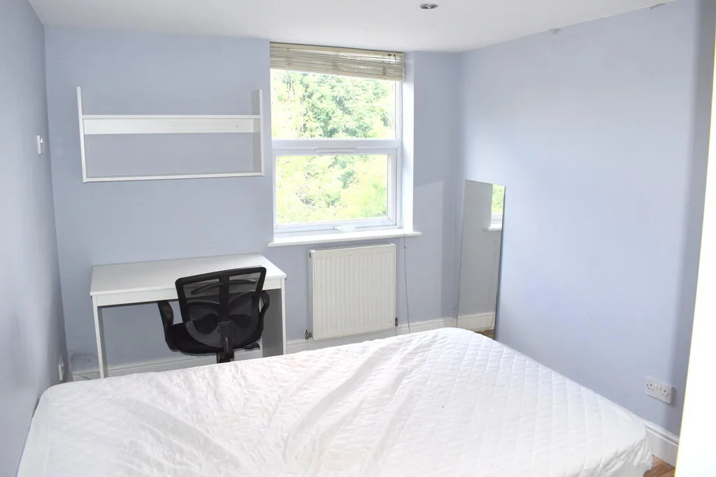 8 bedroom terraced house for rent