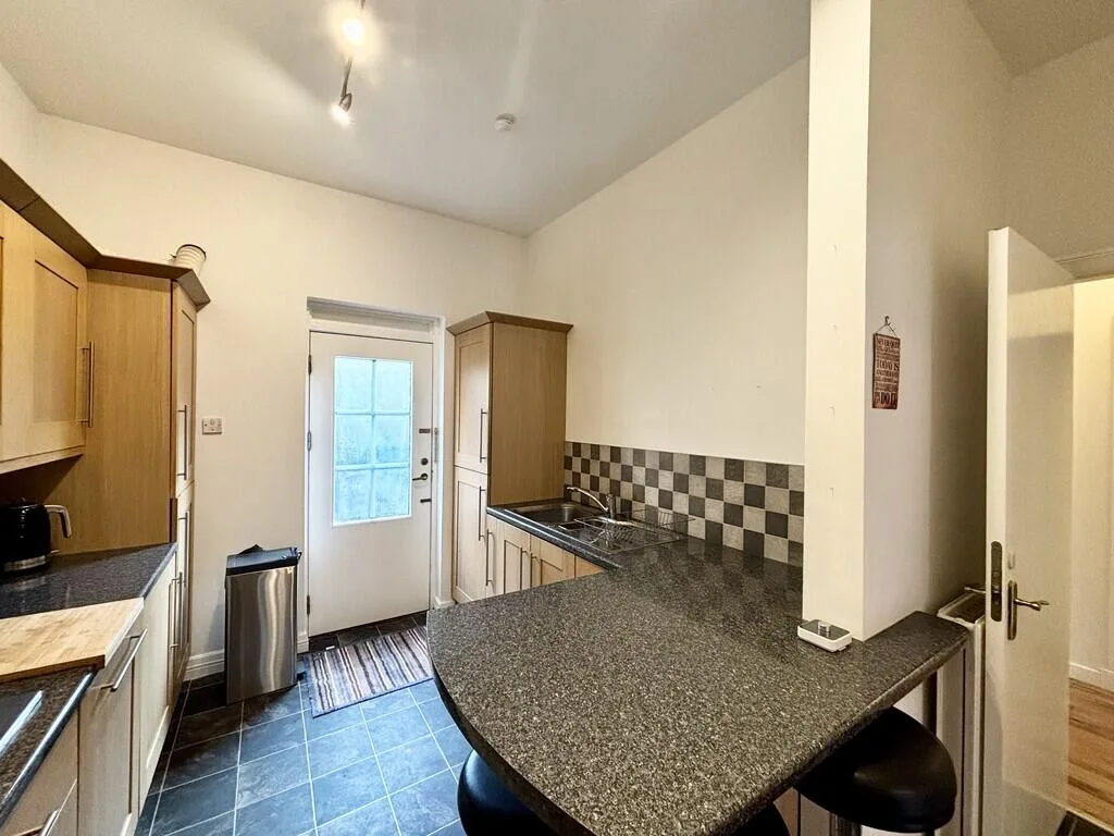 2 bedroom ground floor flat for rent