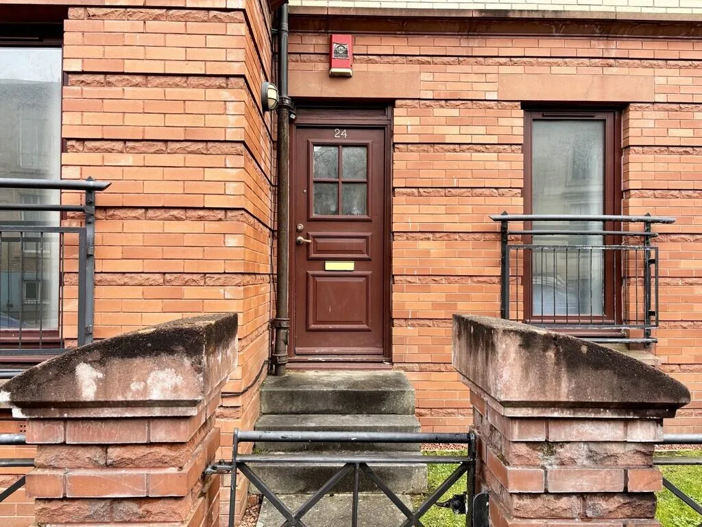 2 bedroom ground floor flat for rent