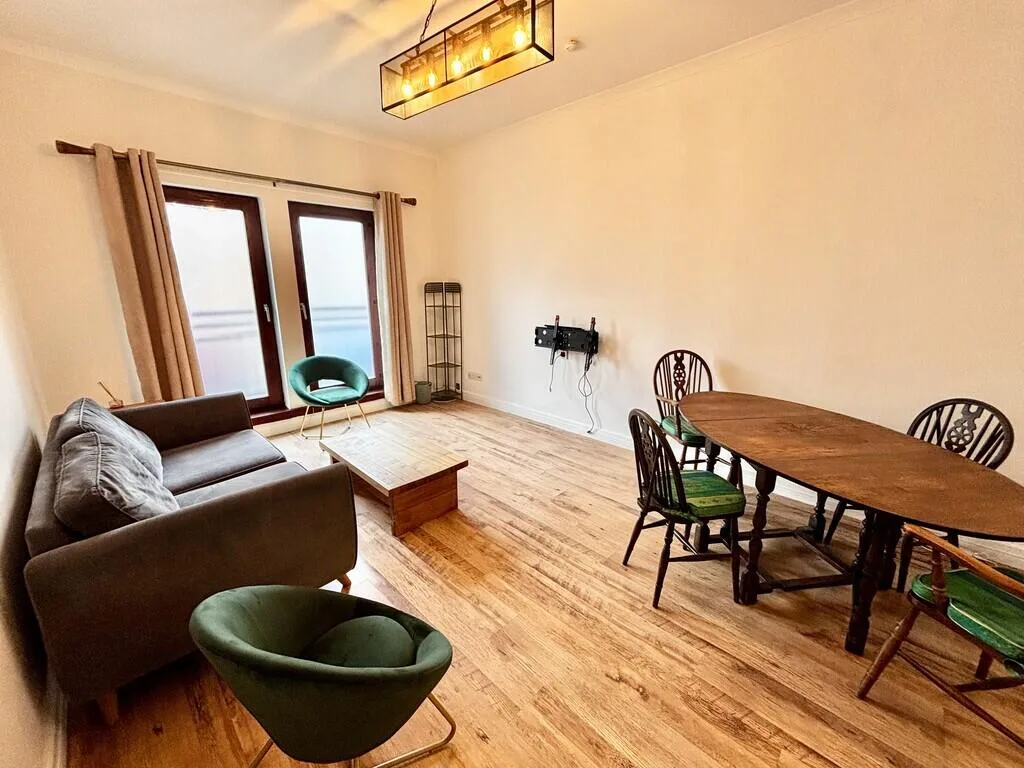 2 bedroom ground floor flat for rent