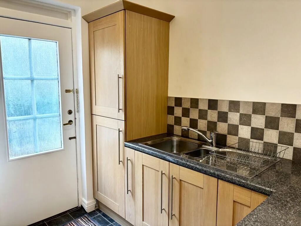 2 bedroom ground floor flat for rent