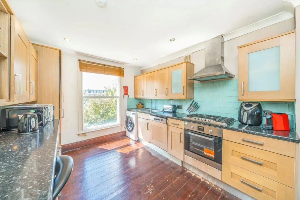 3 bedroom flat for rent