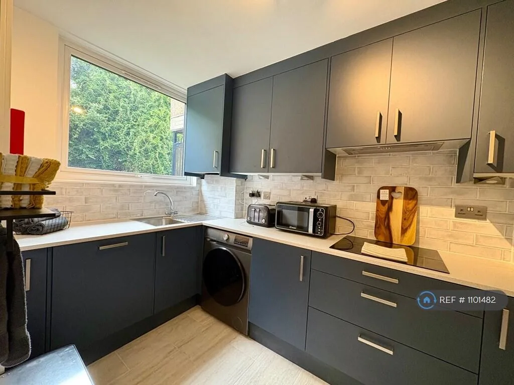 4 bedroom maisonette for rent