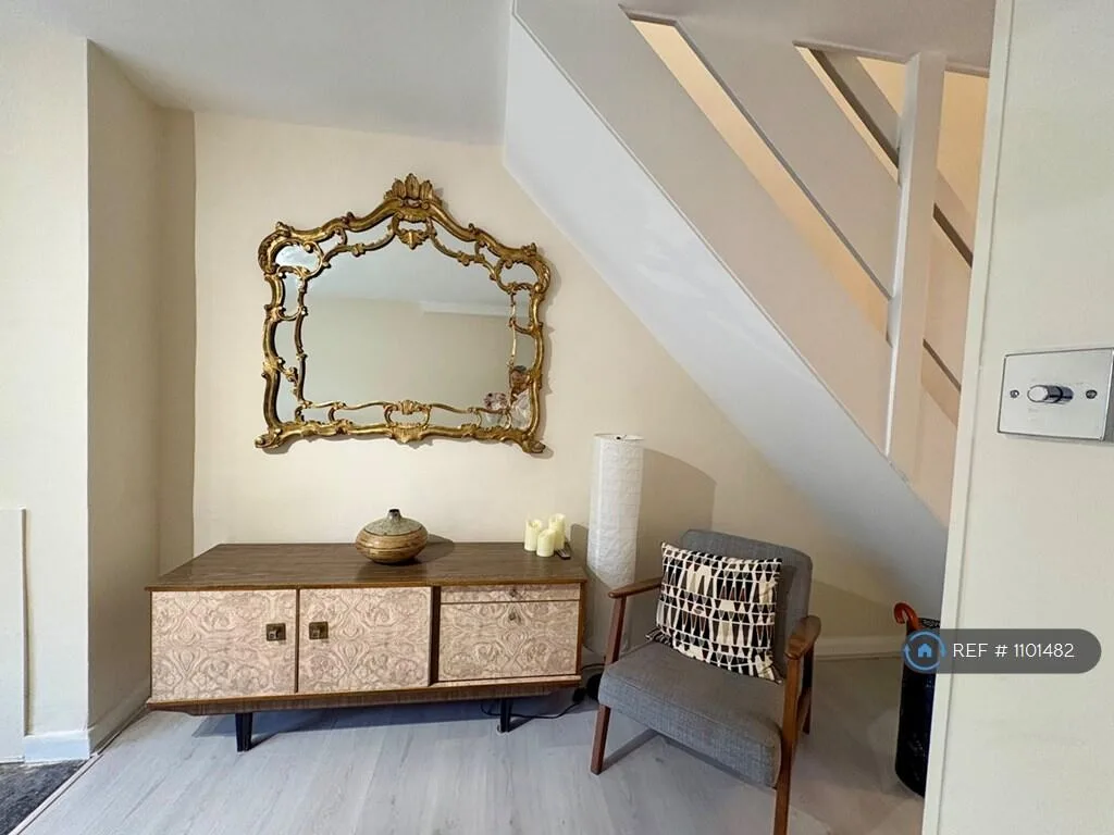 4 bedroom maisonette for rent