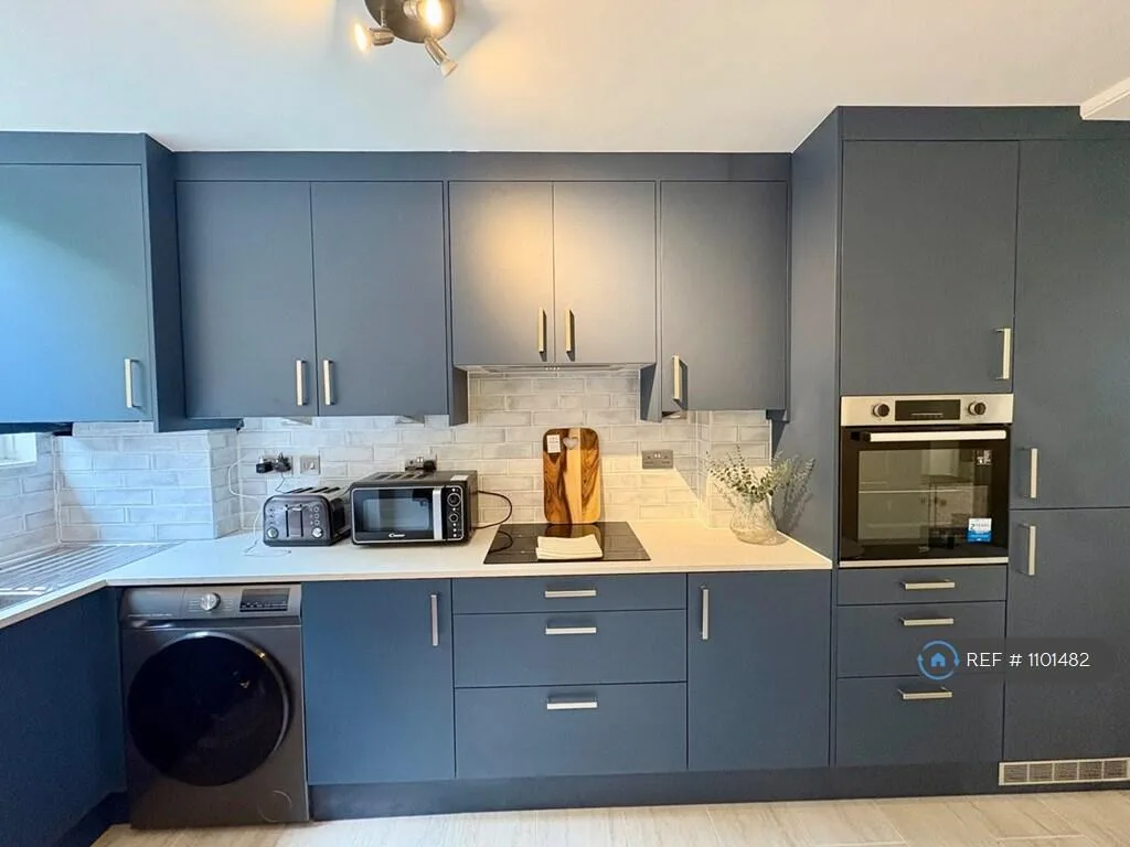 4 bedroom maisonette for rent