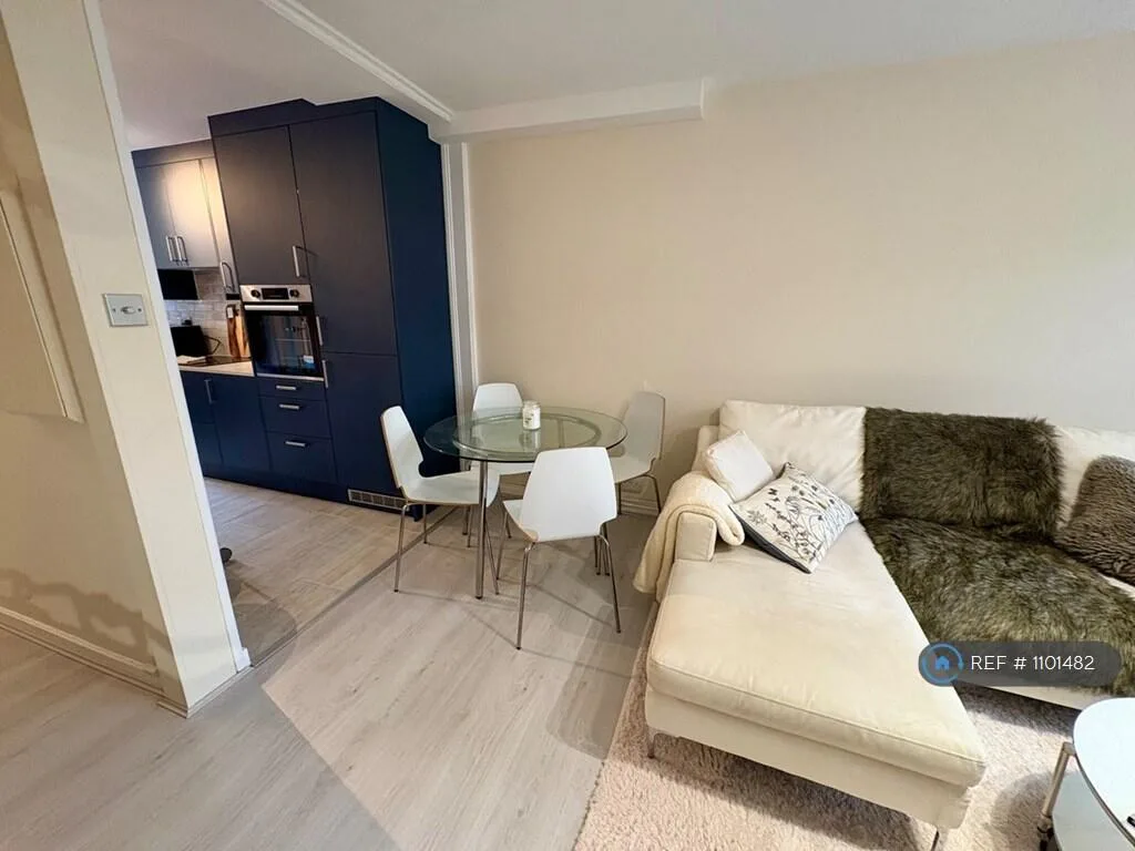 4 bedroom maisonette for rent