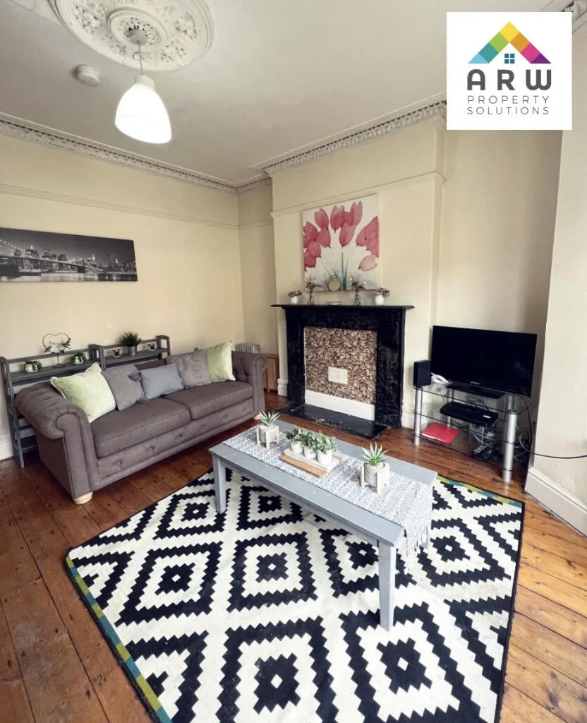 5 bedroom terraced house for rent