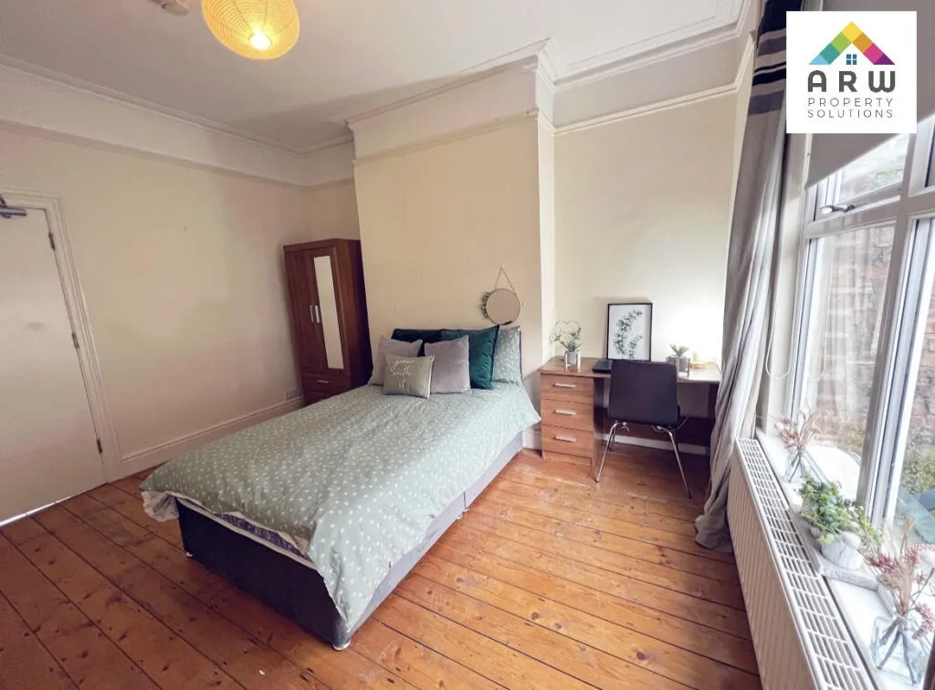 5 bedroom terraced house for rent