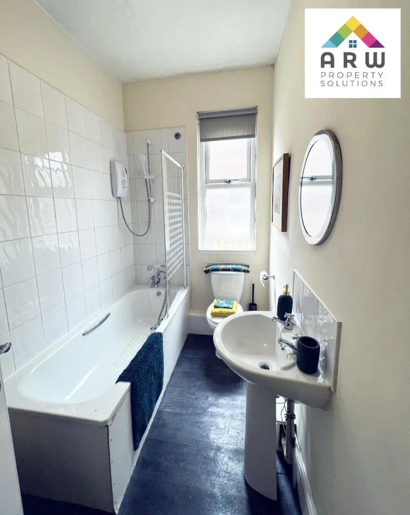 5 bedroom terraced house for rent