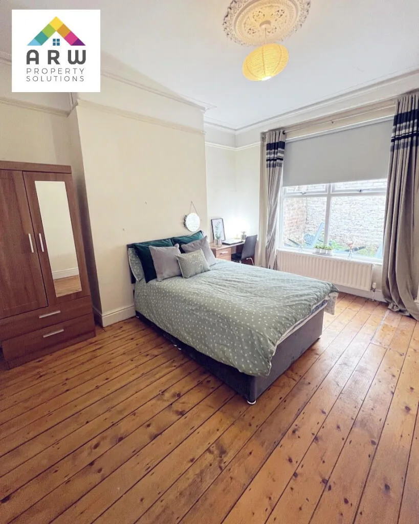 5 bedroom terraced house for rent