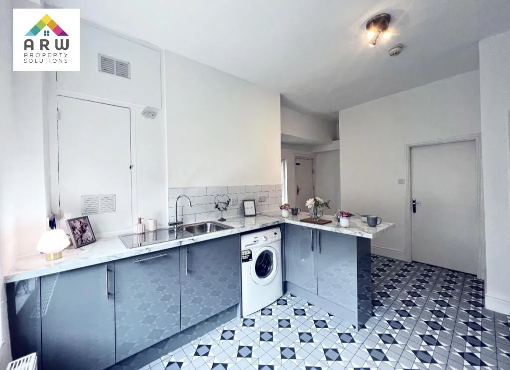 5 bedroom terraced house for rent