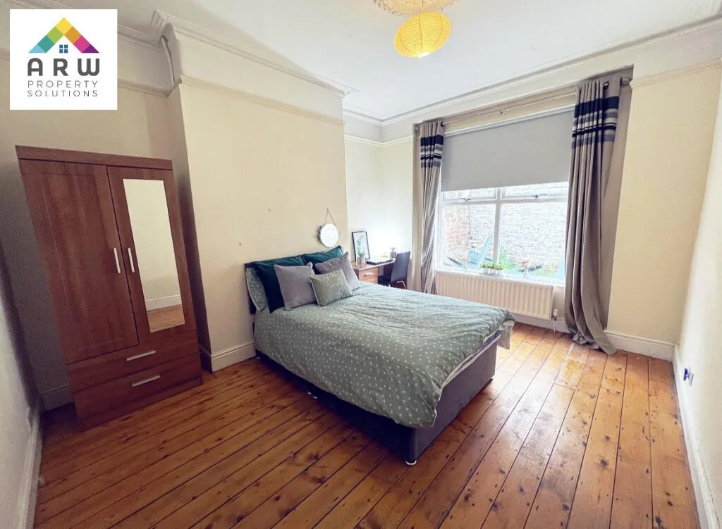 5 bedroom terraced house for rent