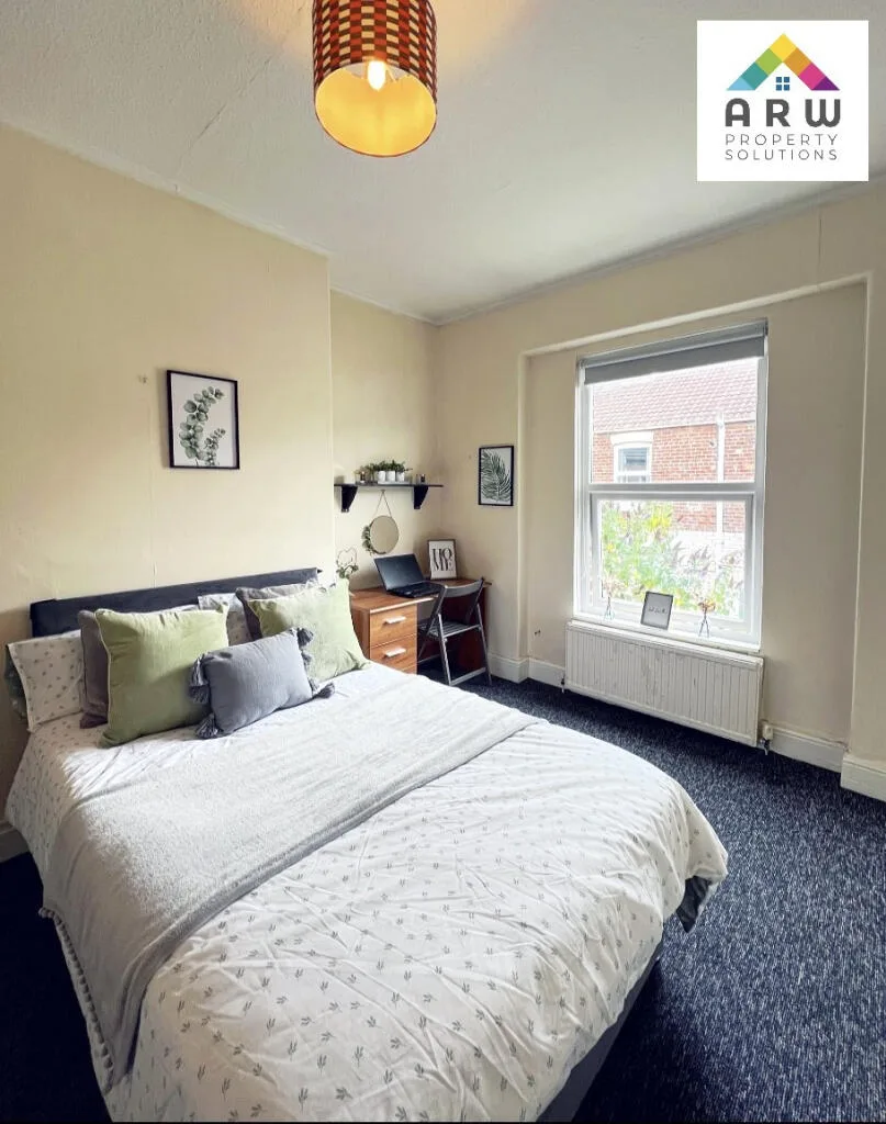 5 bedroom terraced house for rent