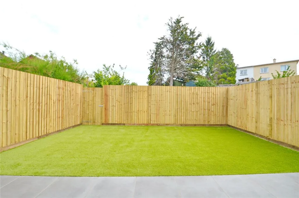 6 bedroom semi-detached house for rent