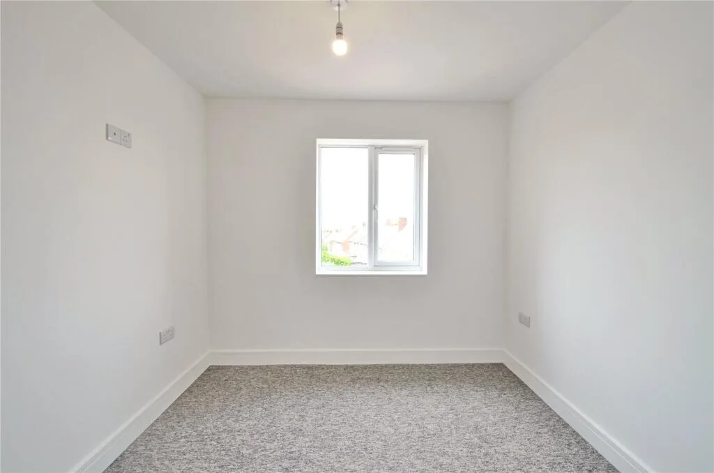 6 bedroom semi-detached house for rent