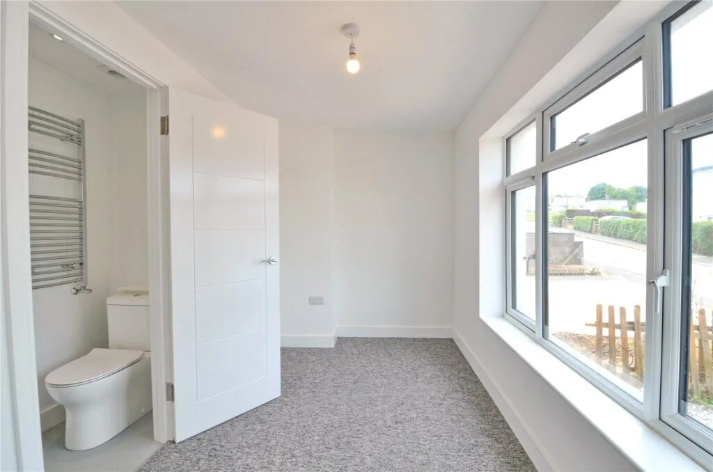 6 bedroom semi-detached house for rent