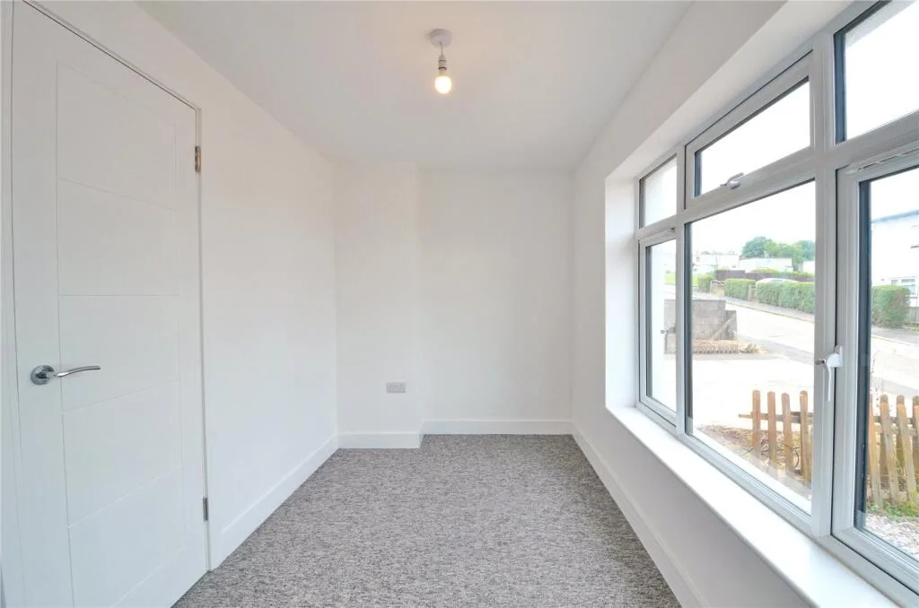 6 bedroom semi-detached house for rent