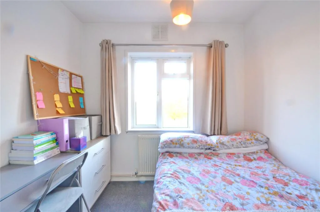 4 bedroom semi-detached house for rent