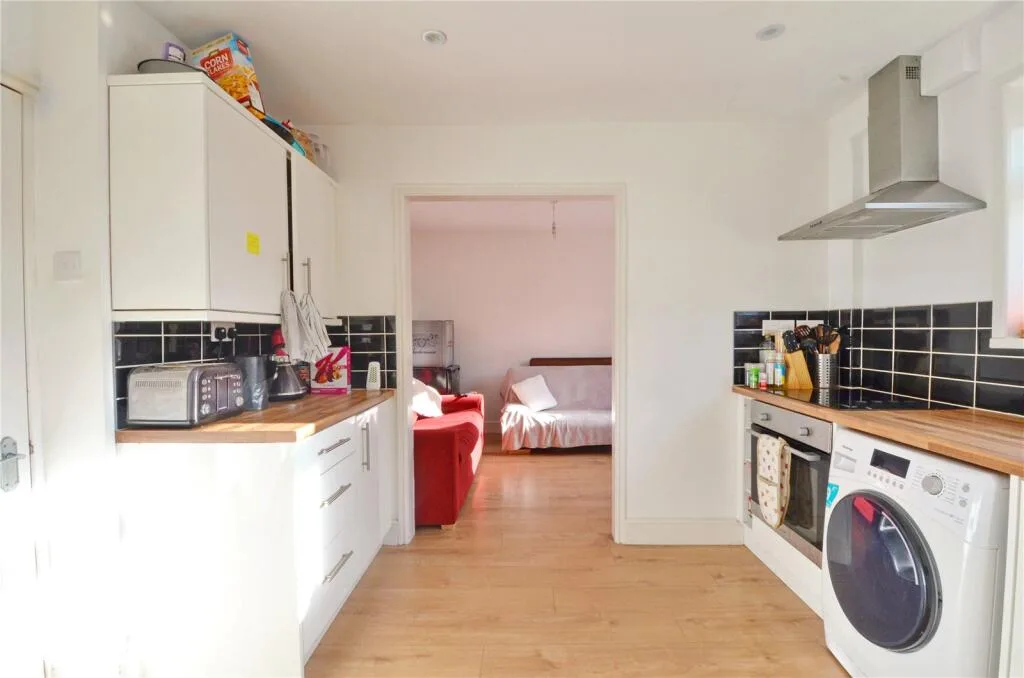 4 bedroom semi-detached house for rent
