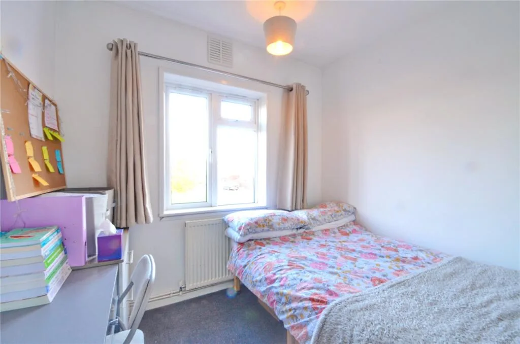 4 bedroom semi-detached house for rent