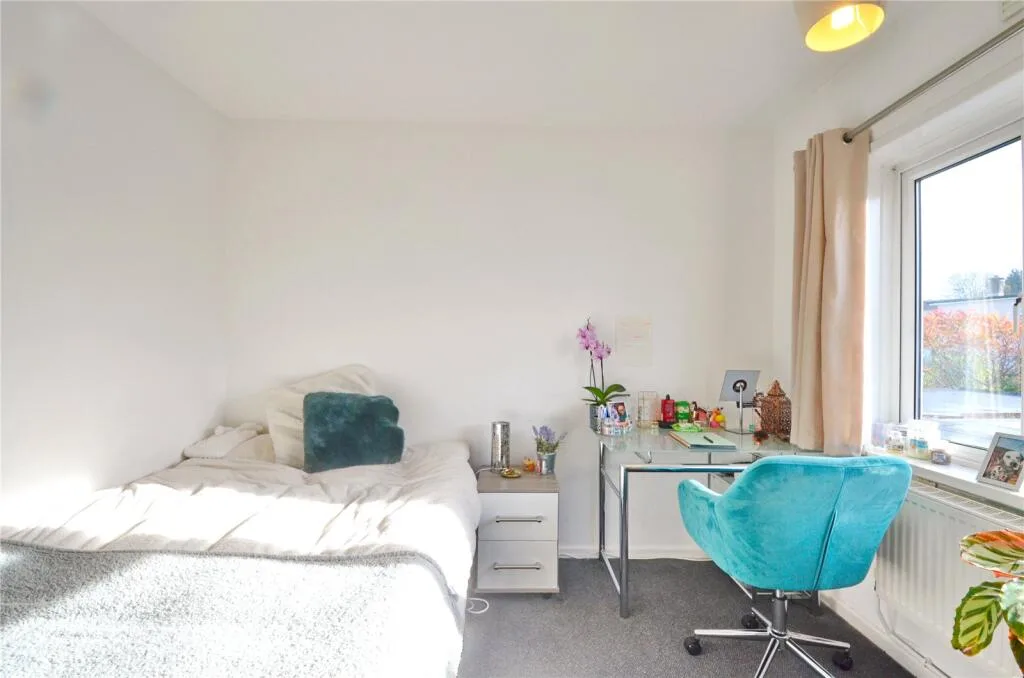 4 bedroom semi-detached house for rent