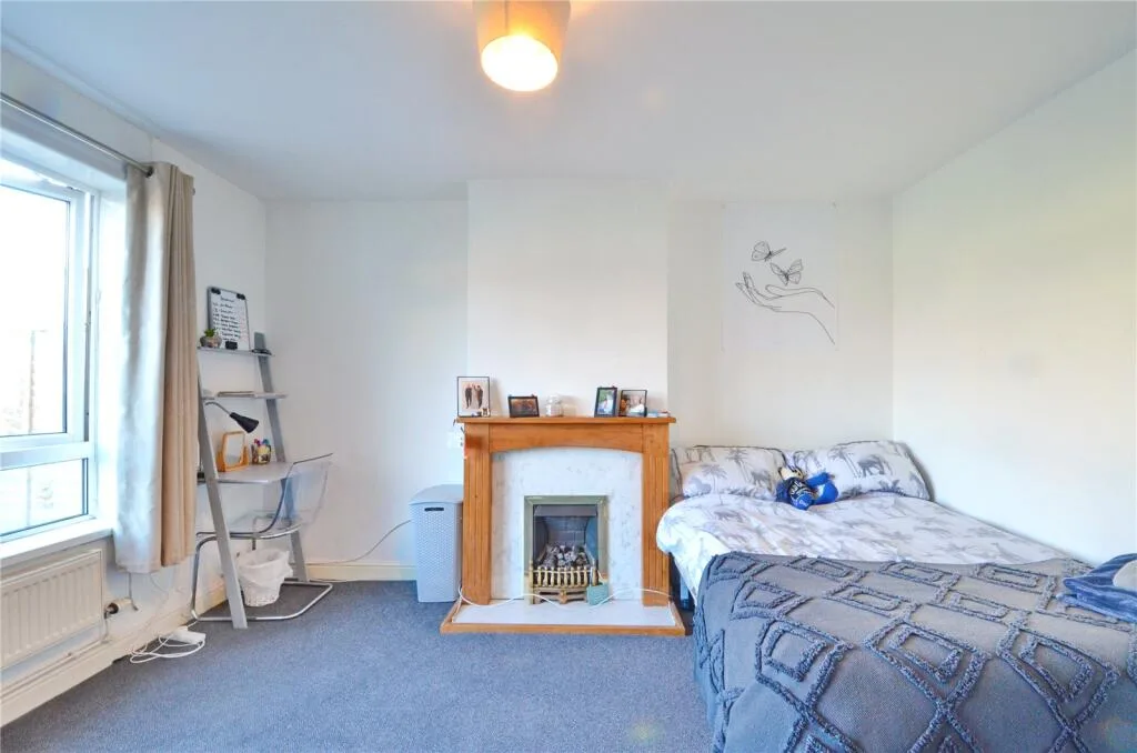 4 bedroom semi-detached house for rent