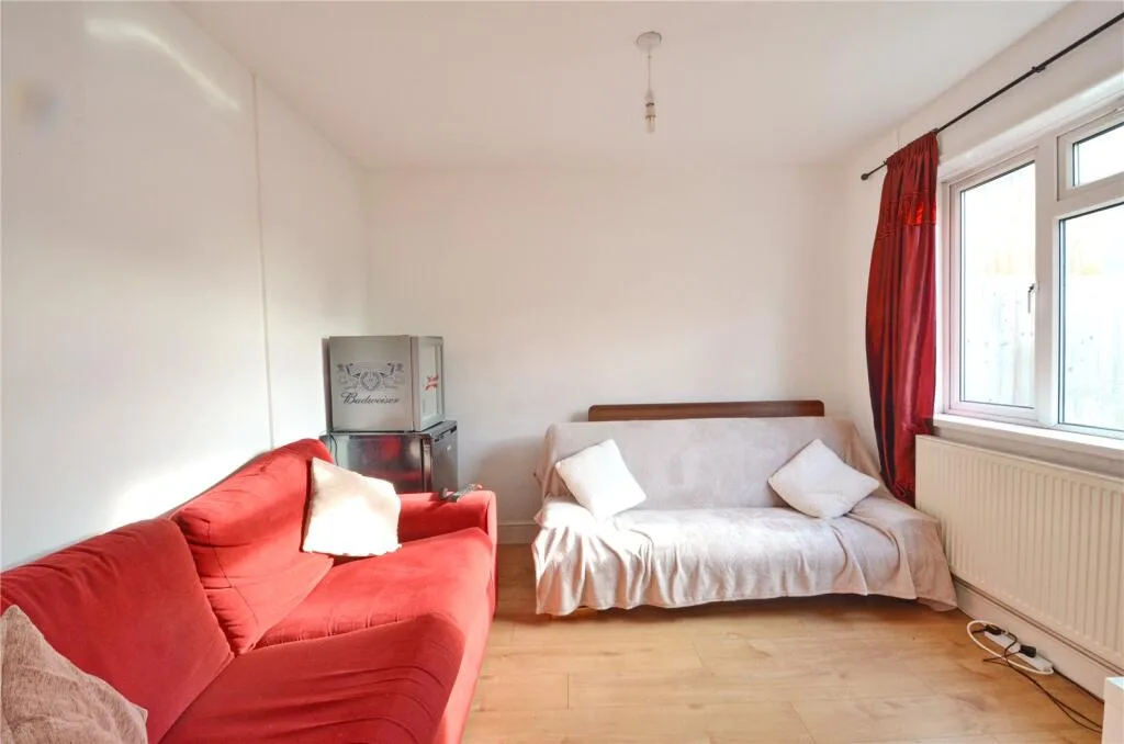 4 bedroom semi-detached house for rent