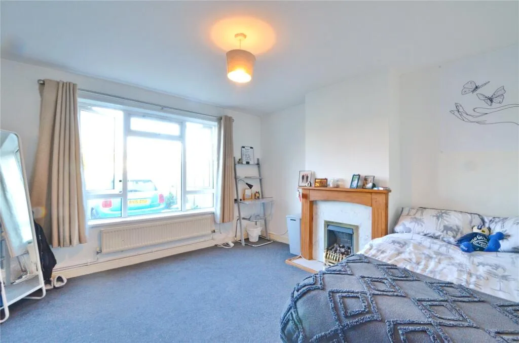 4 bedroom semi-detached house for rent